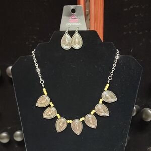 Paparazzi Necklace - Terra Trailblazer - Yellow